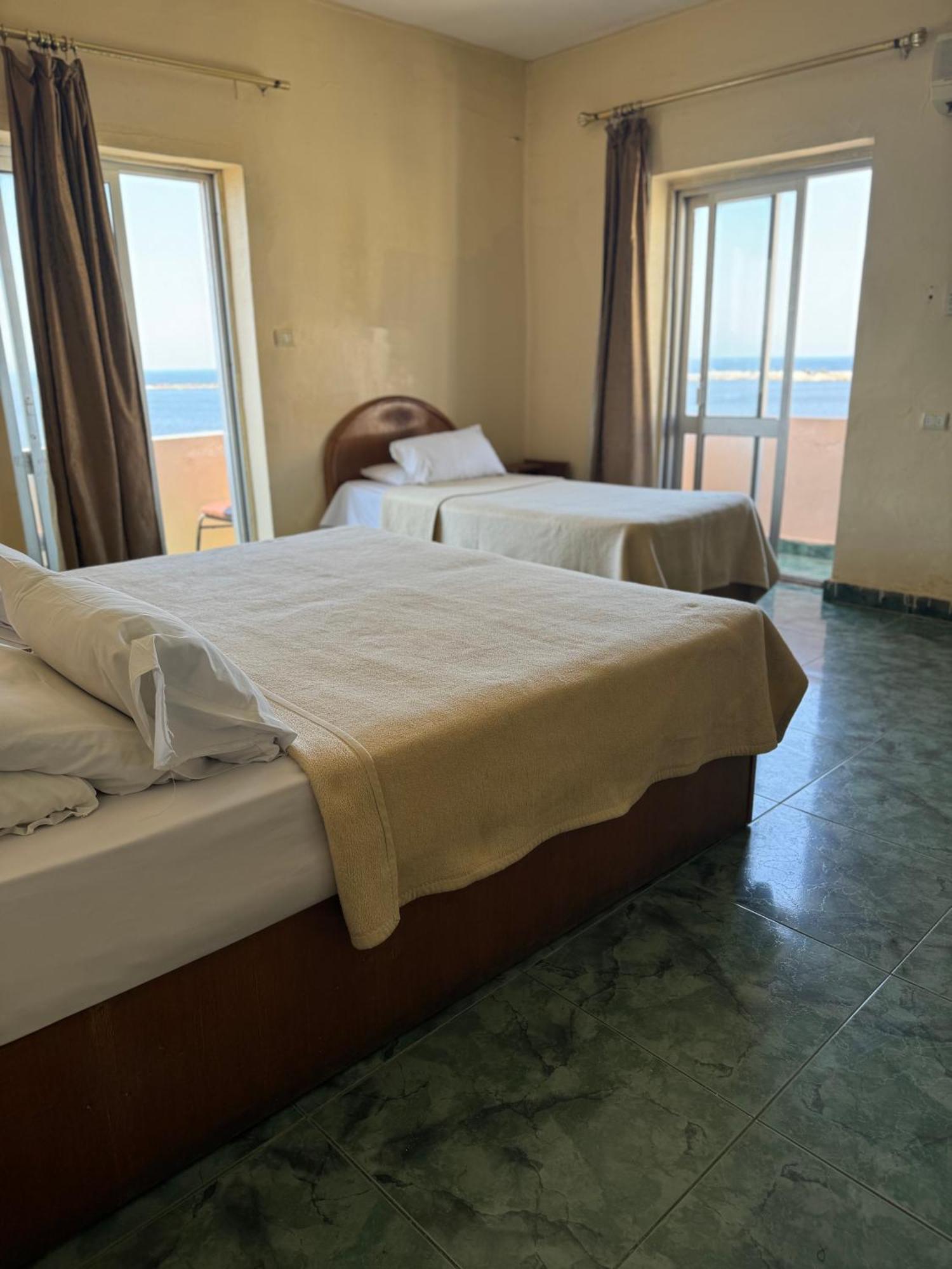 Hotel S